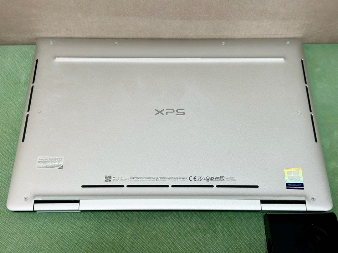 Windowsノート本体 DELL XPS 7390 2-in-1 Core i5 8GB 256GB