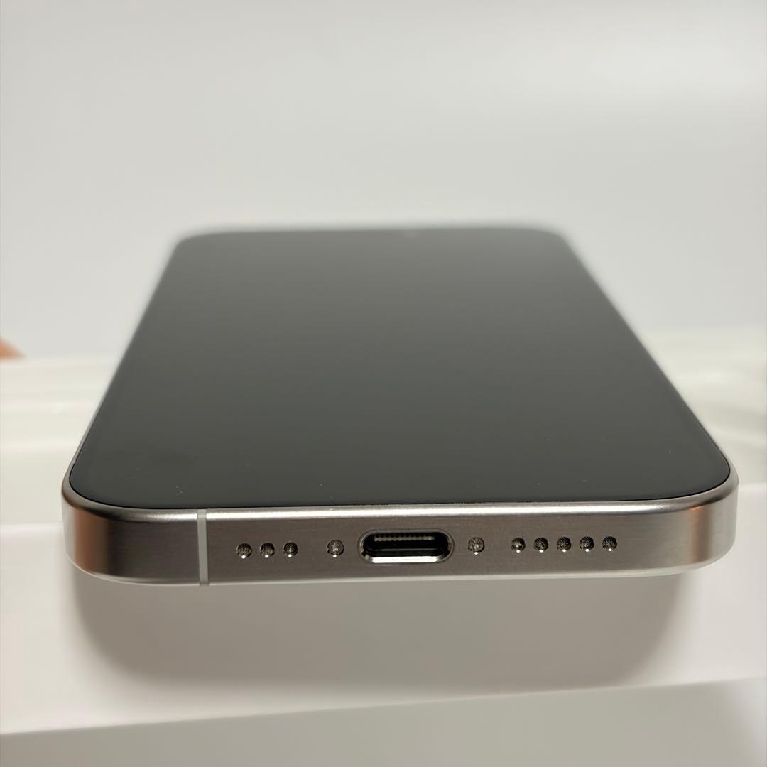 iPhone 15 Pro 256GB ホワイト