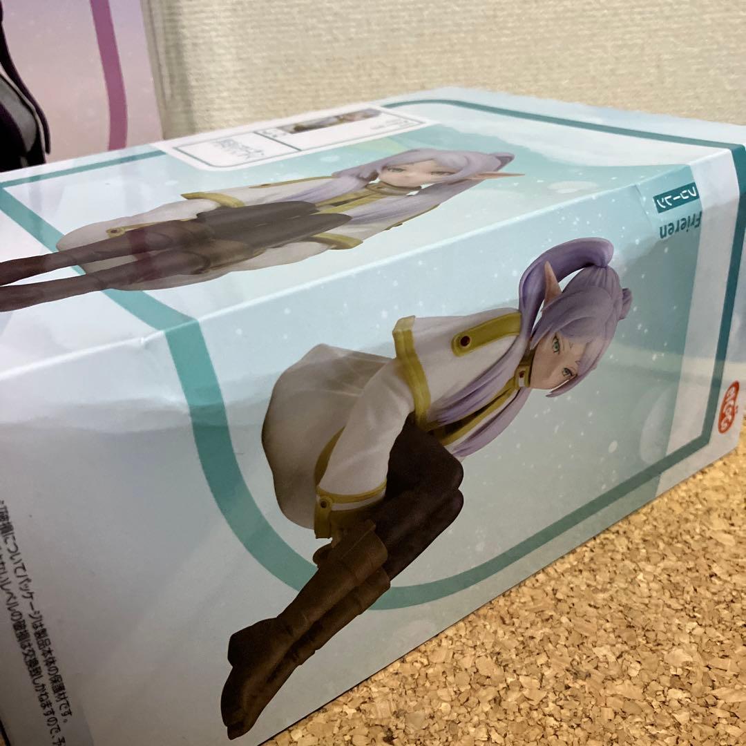 葬送のフリーレン　5品＊ フリーレン　フェルン　DESKTOP トランク　他