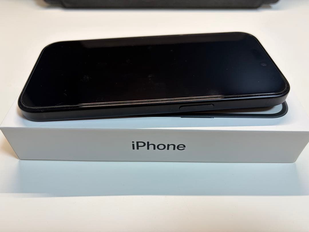 Apple iPhone 15 128GB スペースブラック