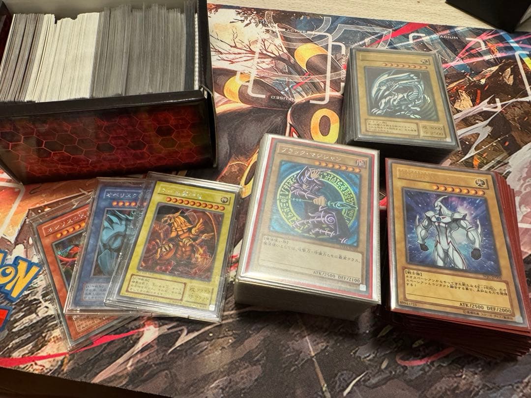 遊戯王引退品 ブラックマジシャン・ブルーアイズ・HERO(ネオス)デッキ＆パーツ