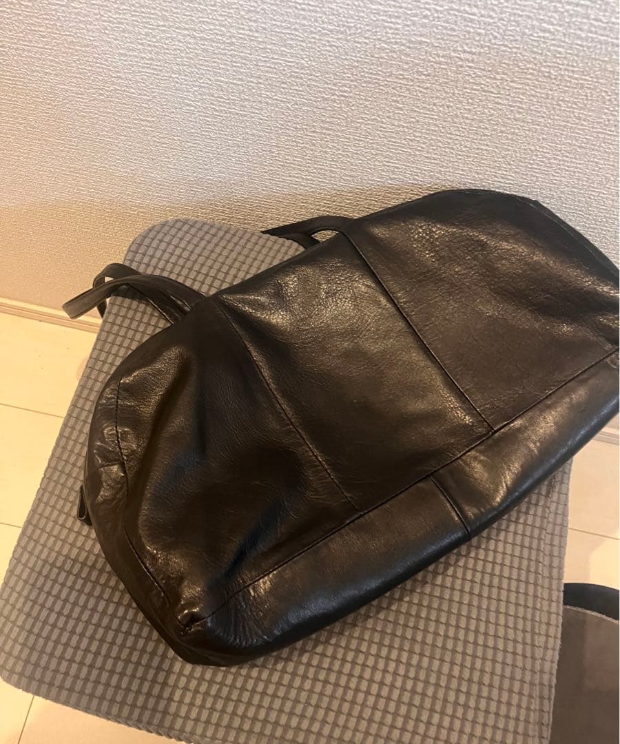 美品　 北欧、暮らしの道具店 一田憲子さんとつくったラウンドレザーバッグ 本革