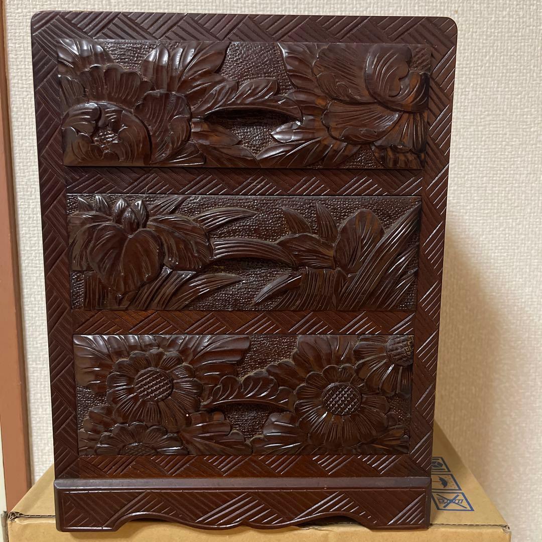 日光彫？軽井沢彫？　木製花柄彫刻箪笥　3段引き出し　家具　アンテーク