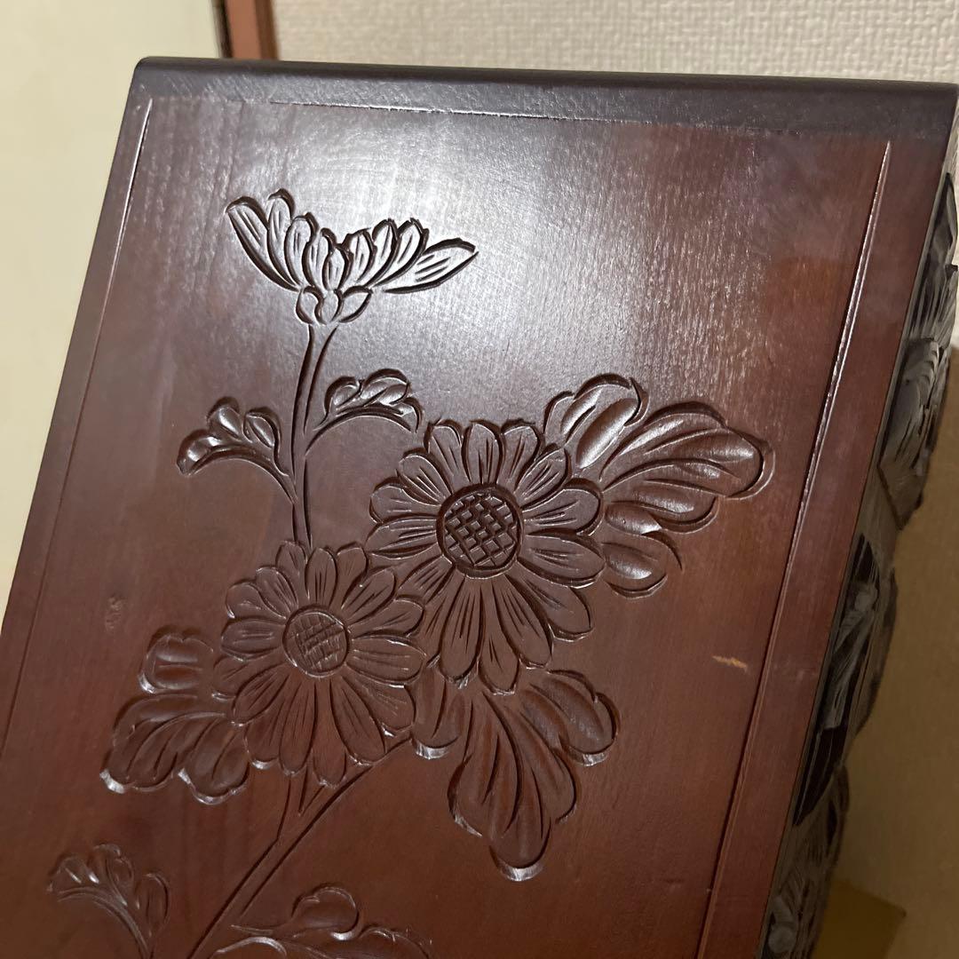 日光彫？軽井沢彫？　木製花柄彫刻箪笥　3段引き出し　家具　アンテーク