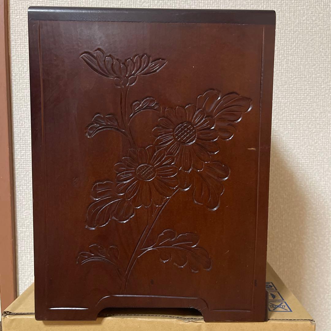日光彫？軽井沢彫？　木製花柄彫刻箪笥　3段引き出し　家具　アンテーク
