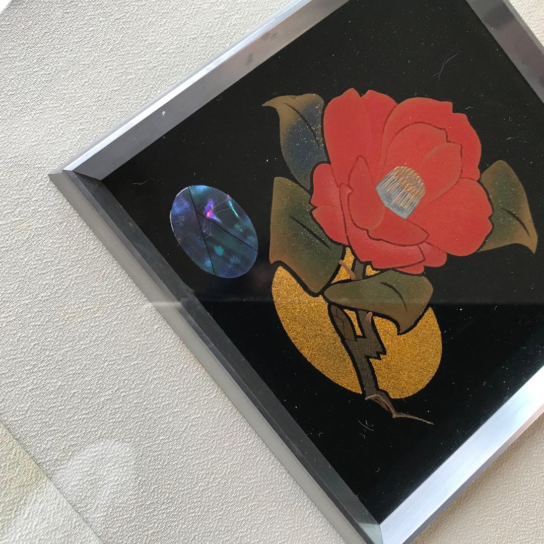 金箔 椿のアート作品