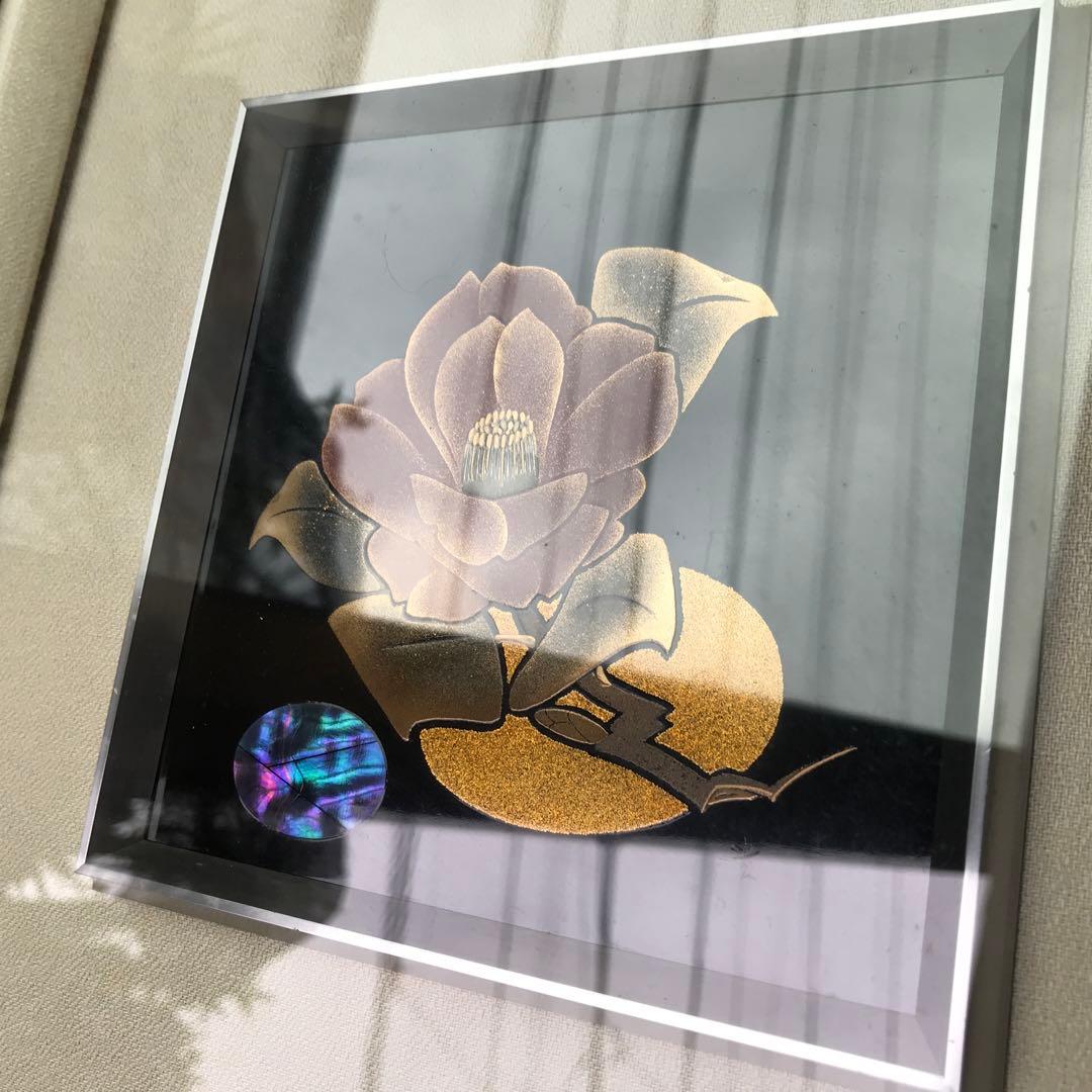 金箔 椿のアート作品