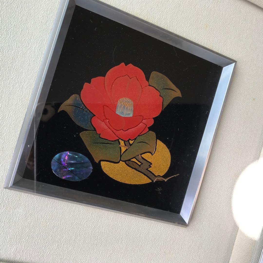 金箔 椿のアート作品