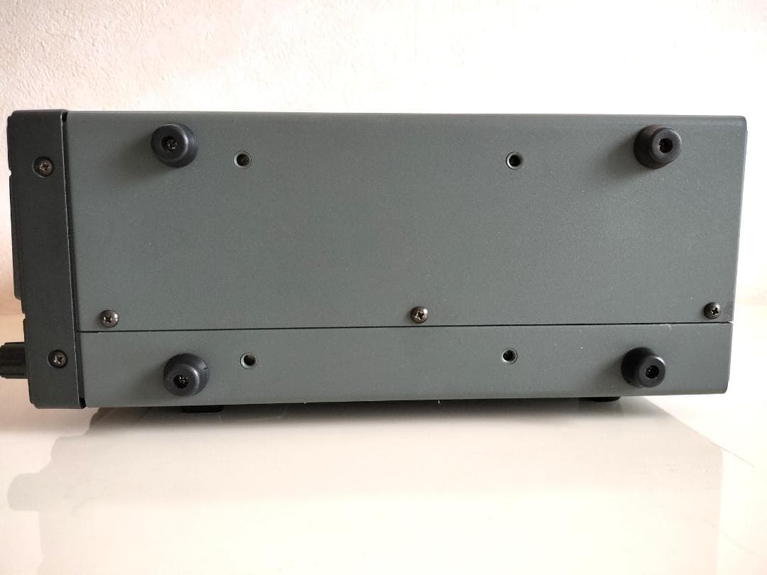 ICOM IC-R7000 広帯域受信機