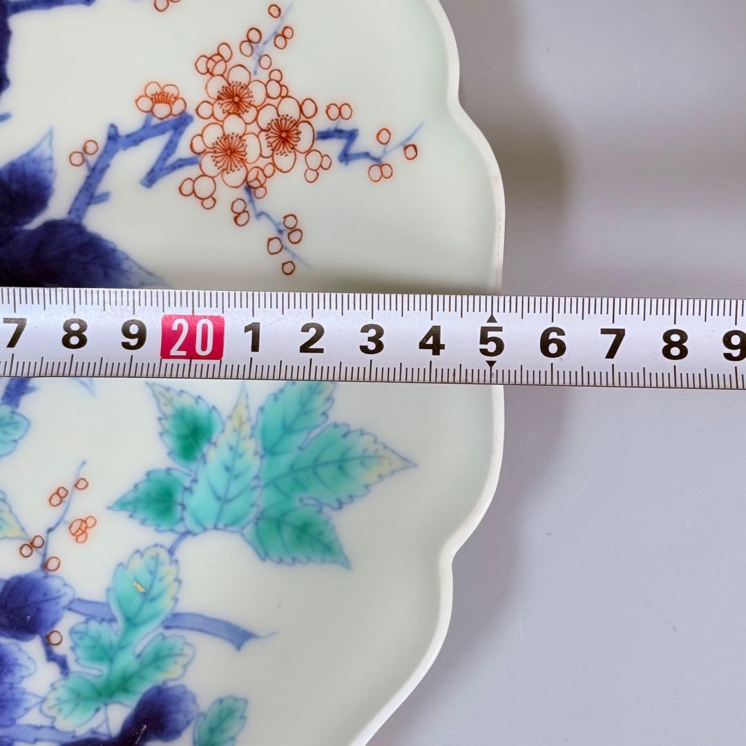 国重要無形文化財　今泉今右衛門　色鍋島文様皿　共箱付き　直径25㎝　桜　牡丹　菊