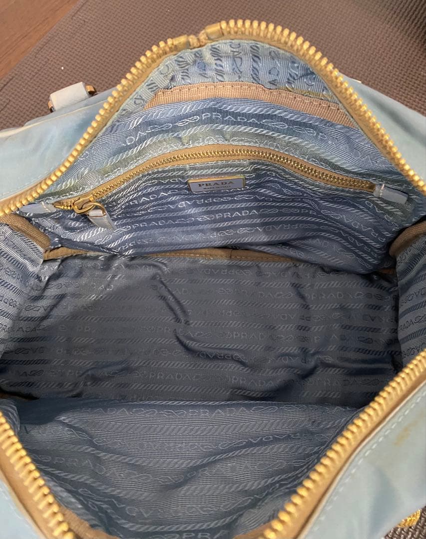 プラダ　ナイロンハンドバッグ