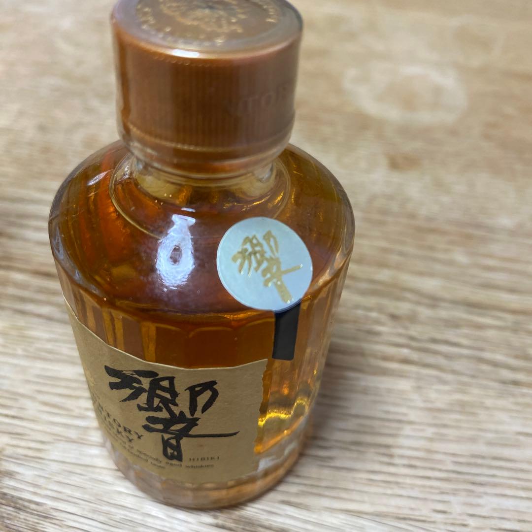 【値下げ中】響　17年サントリー ウイスキー　50ml 金ラベル