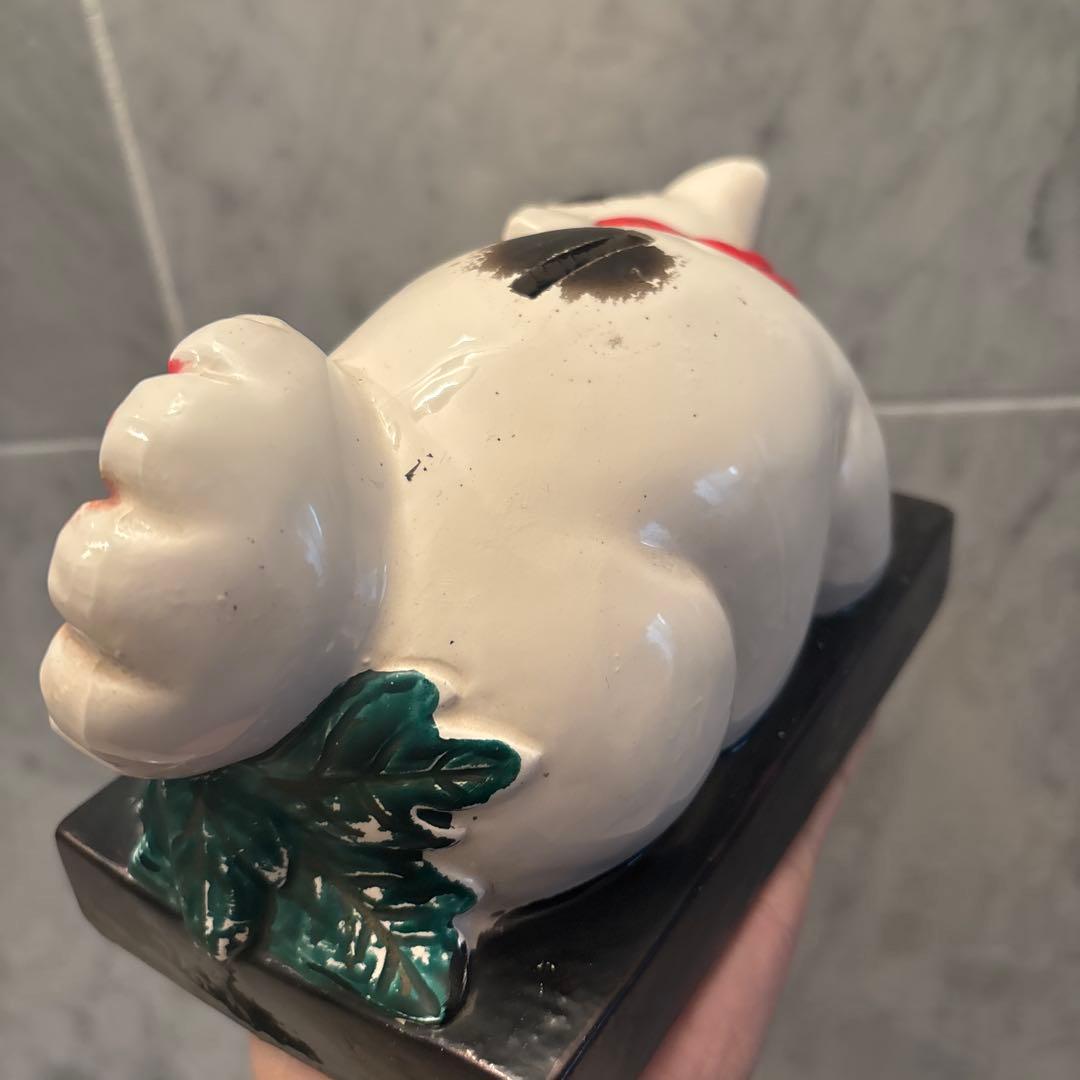 1950年代ヴィンテージ手描きの瞳やまつ毛が美しく存在感がある眠り猫