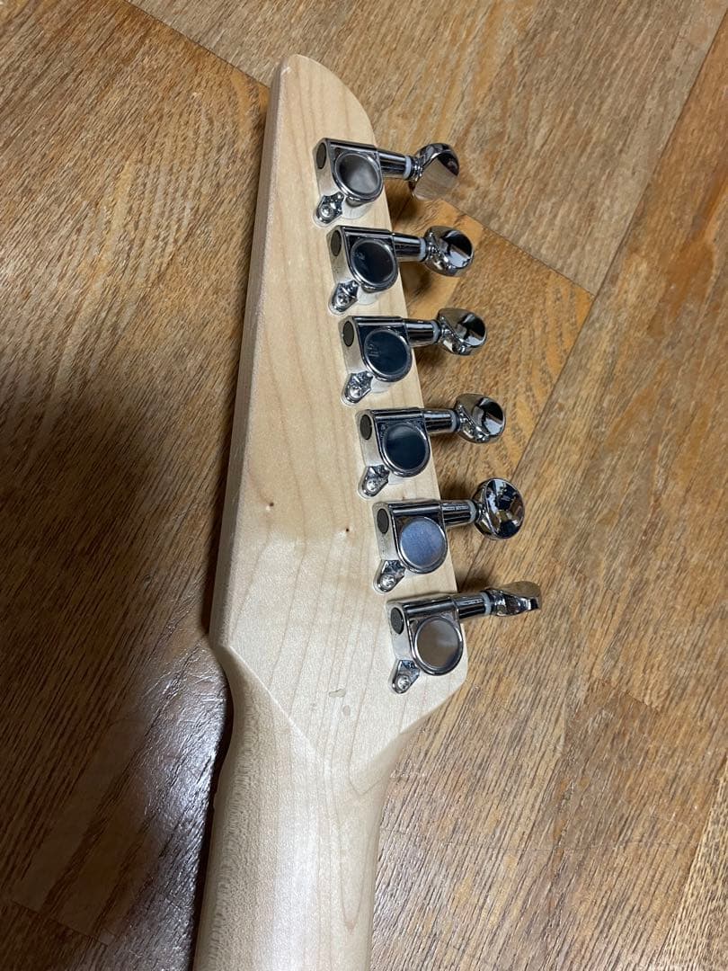 調整済みストラトキャスター　エレキギター