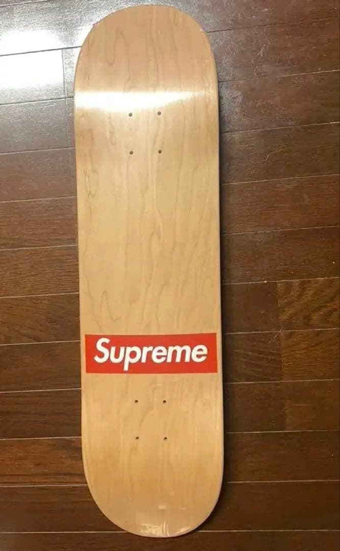 Supreme スケボーデッキ　シュプリーム立体ロゴ