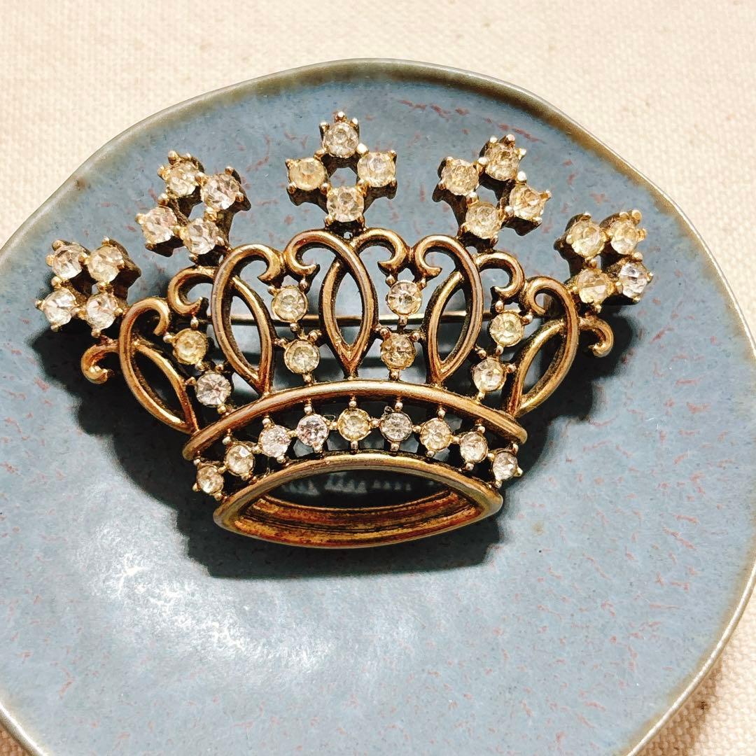 トリファリ ゴールド 大きめ 王冠のブローチ ピン