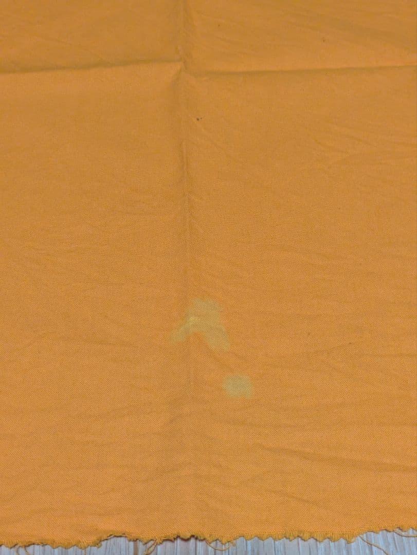 馬の置物　木箱と敷布付き　A