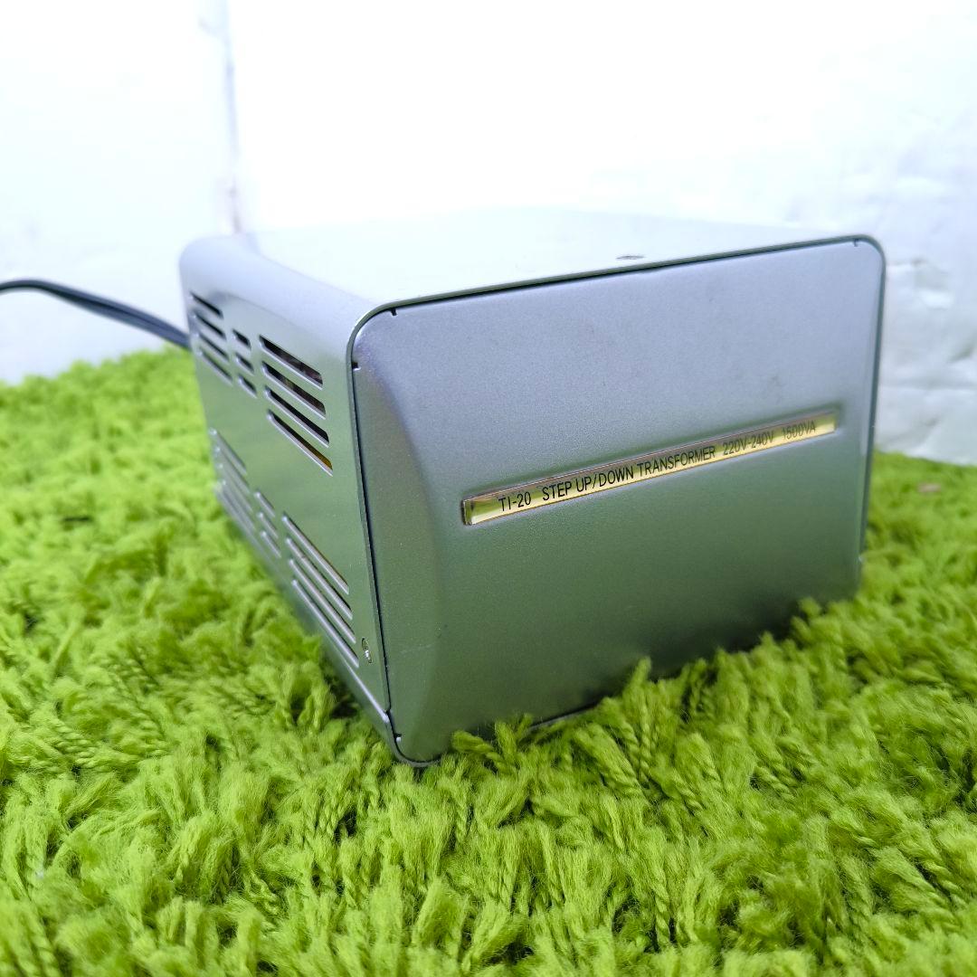 TI-20 カシムラ　変圧器 100V/220〜240V 1500VA