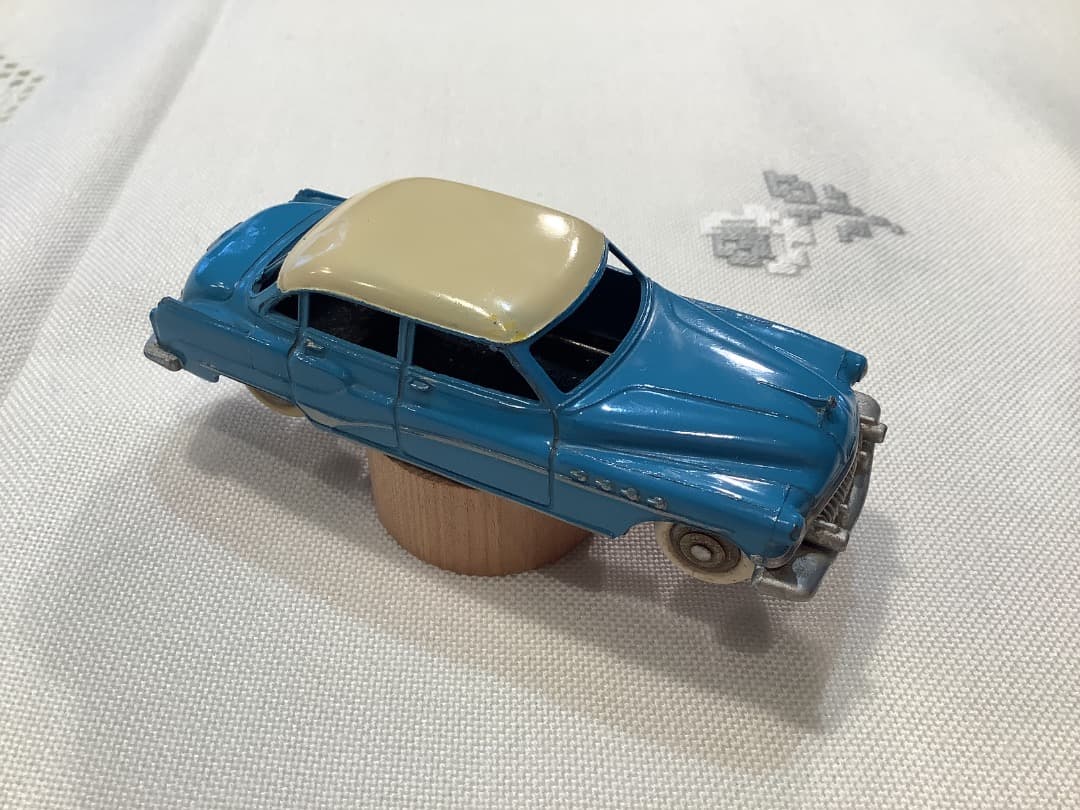 美品レア　オールドDINKY TOYS BUICK ROADMASTERミニカー