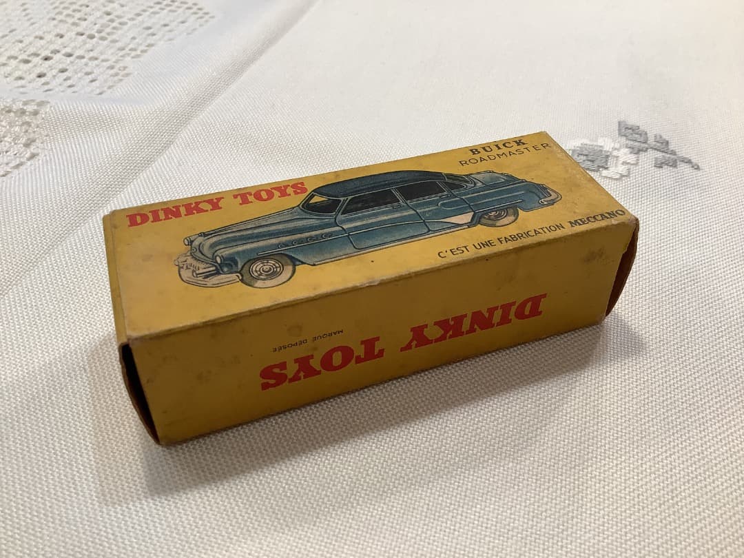美品レア　オールドDINKY TOYS BUICK ROADMASTERミニカー