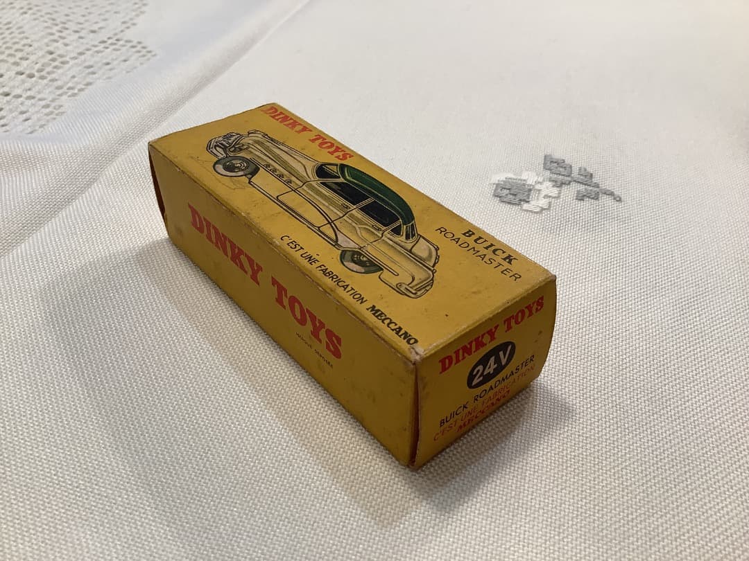 美品レア　オールドDINKY TOYS BUICK ROADMASTERミニカー