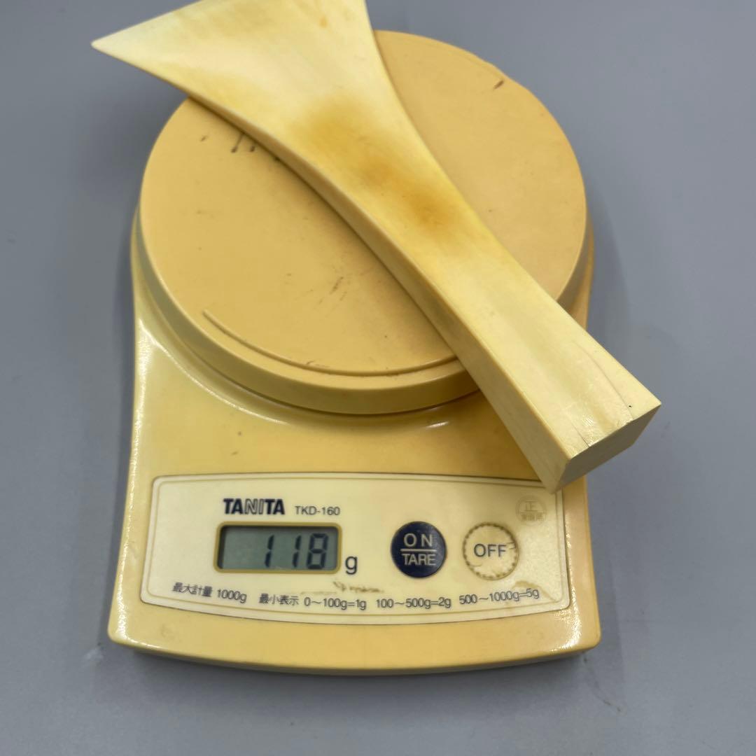 239ヴィンテージ 天然素材　三味線バチ　重さ約118g