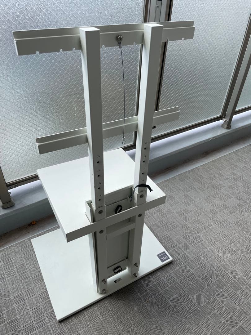 WALL V2 テレビスタンド ロータイプ サテンホワイト
