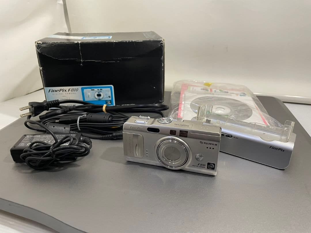 FUJIFILM FinePix F810 コンパクトデジタルカメラ