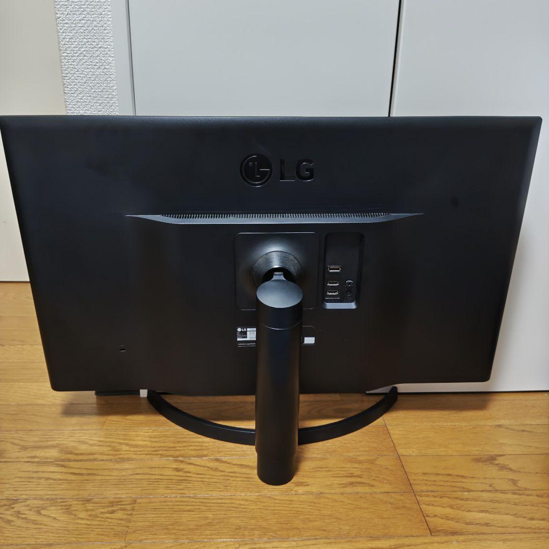 【完動品】 LG 32UK550‑B 32型 4K 大画面モニター　送料無料