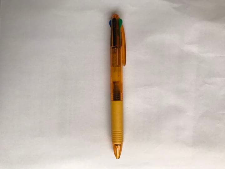 4色ボールペン