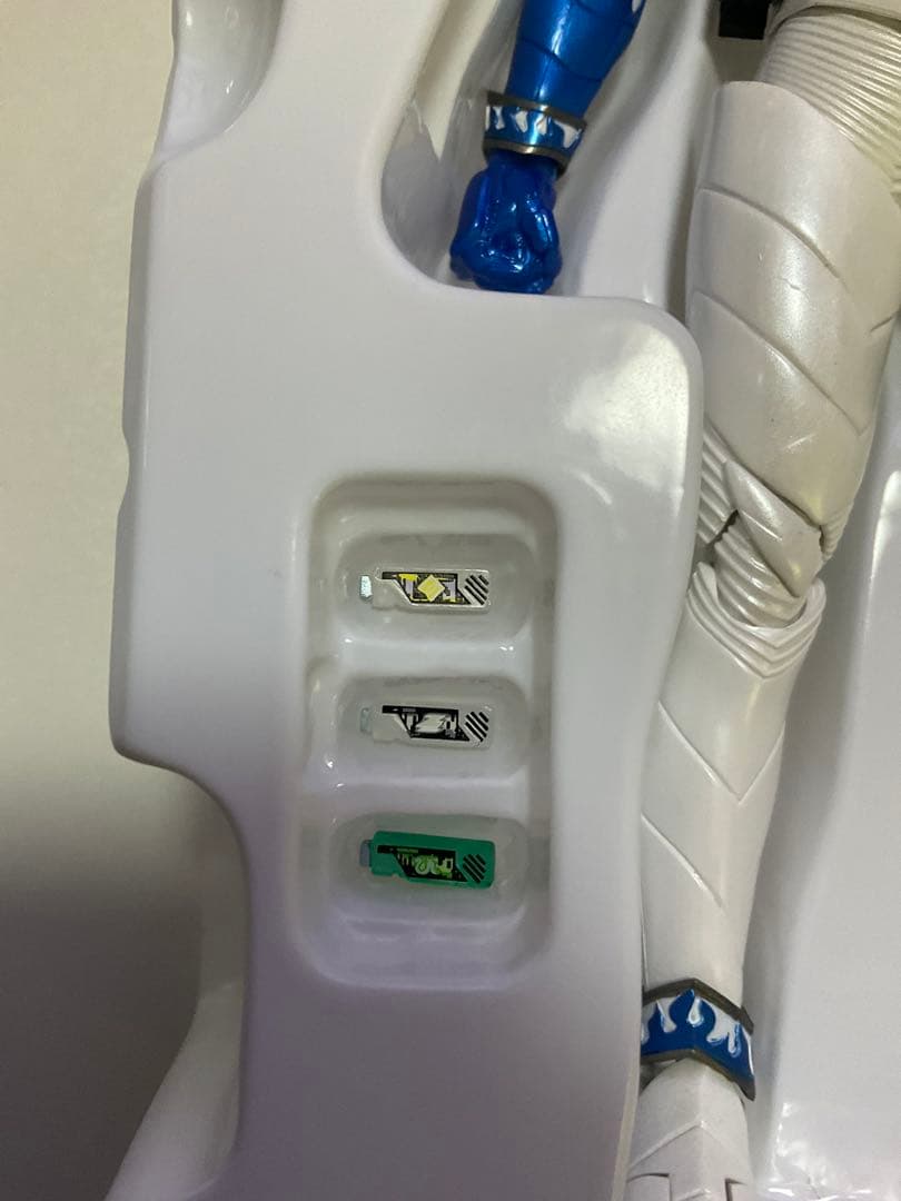 【ジャンク扱い】S.H.Figuarts 真骨彫製法 仮面ライダーエターナル