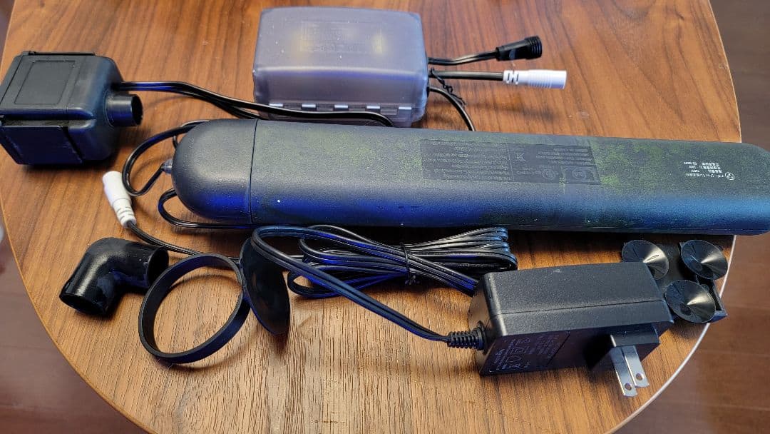 アズーUV殺菌灯24W（90cm以上水槽用）2ヶ月点灯済み