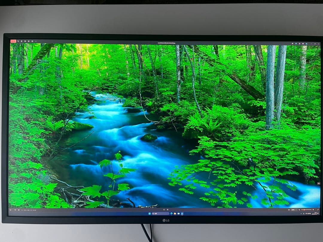 【美品】4K 32インチ LG 32UK550-B