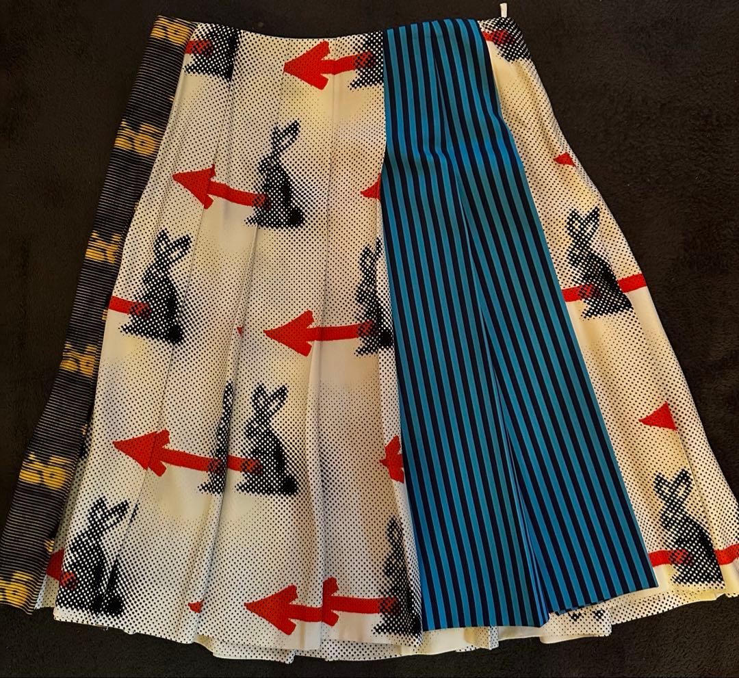 プラダ　プリーツスカート　38サイズ