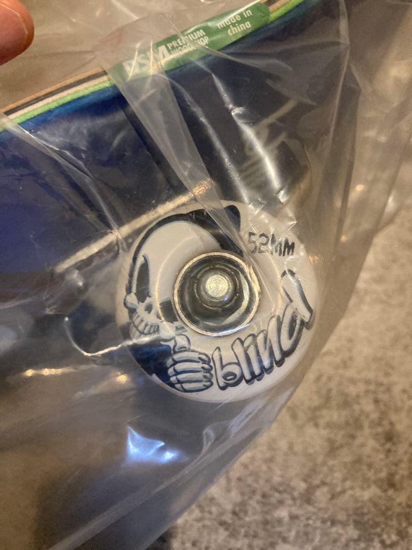 【未使用/新品】blind skateboard 7.625 スケボー　コンプ