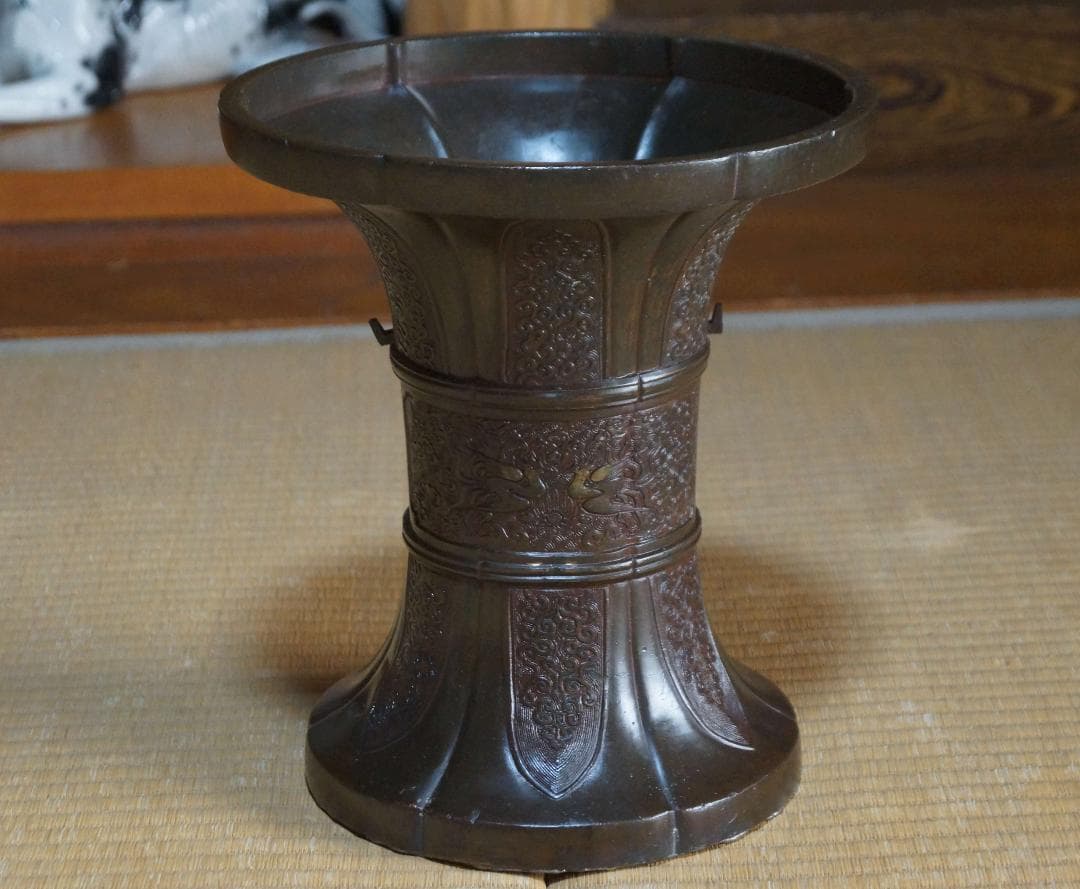 中国古美術 清 古銅大型陽刻『鳳凰祥瑞文』 尊式花生花器 葵口双耳 唐物