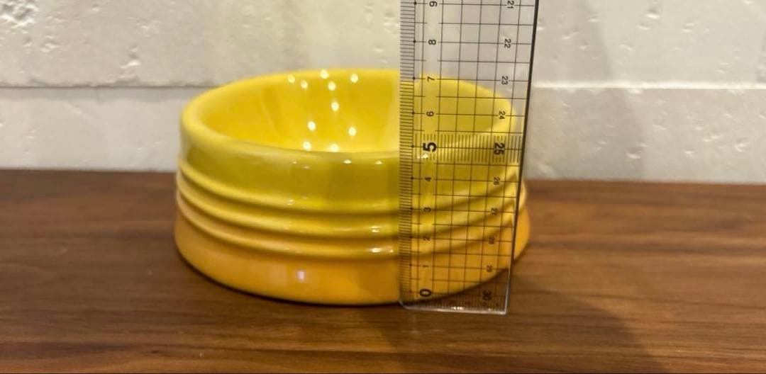 ル・クルーゼ　ペットフードコンテナー スクープ付き、ペットボール S イエロー