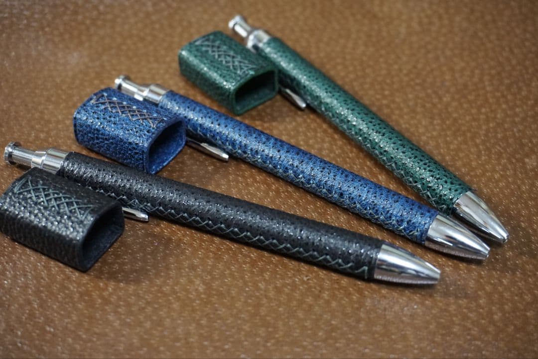 【セール】黒色　革軸ペン　消しゴムケースセット