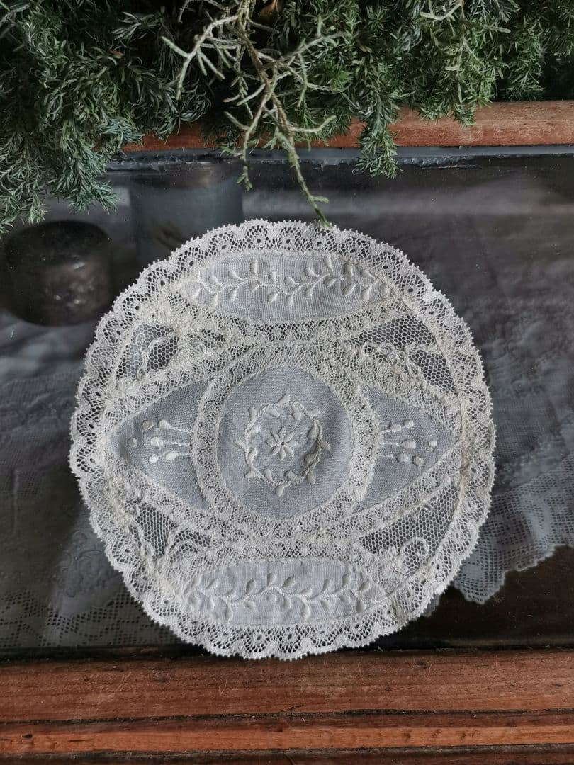 アンティーク ノルマンディーレース 小さなドイリー フランス エンブロイダリー