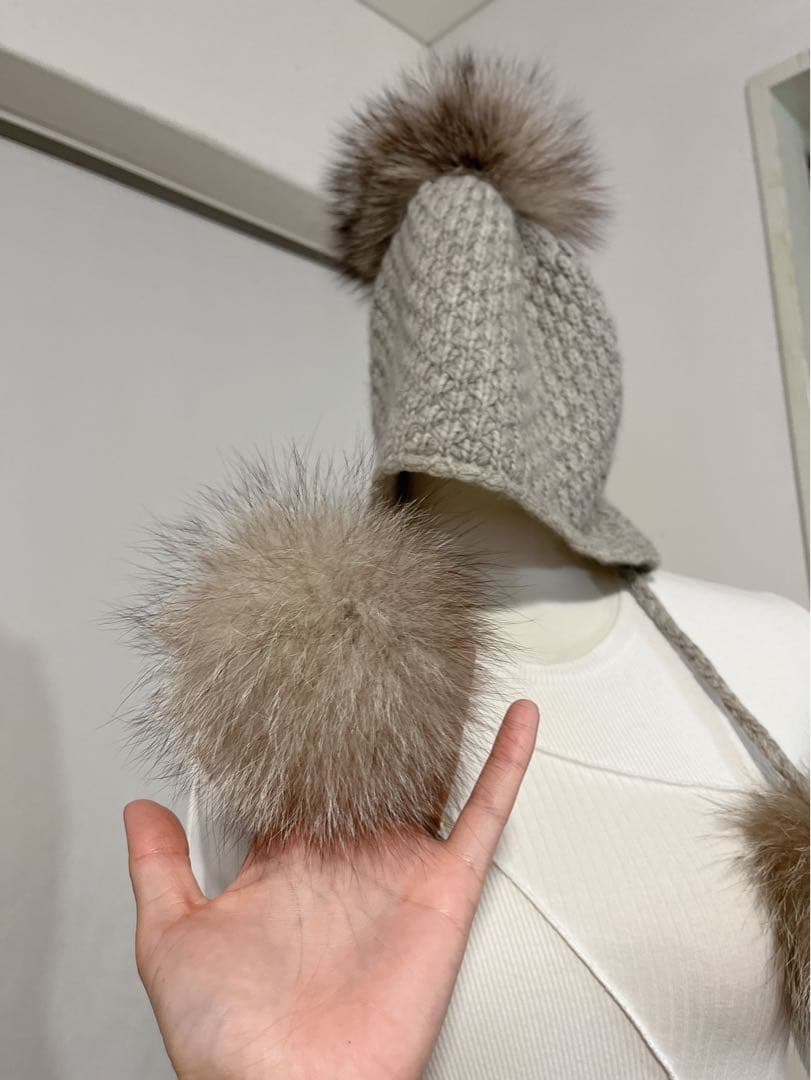 最終価格 INVERNI 3ツポンポンニット帽　ニット帽