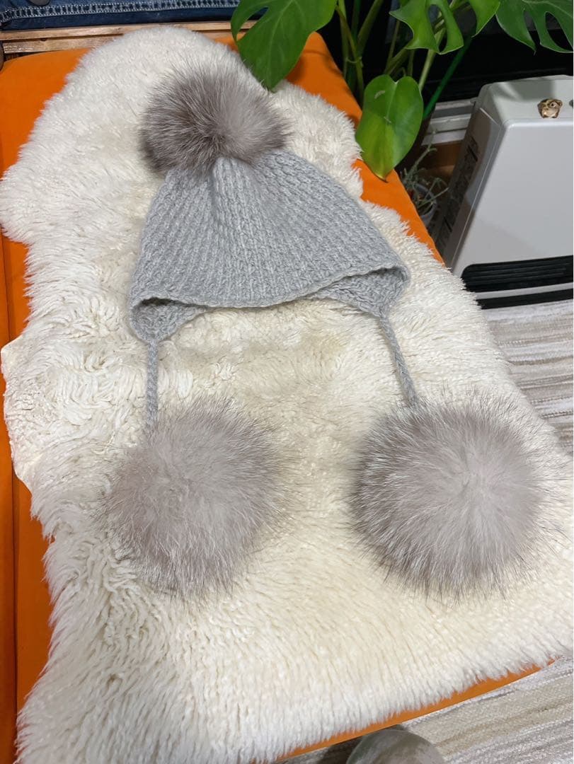 最終価格 INVERNI 3ツポンポンニット帽　ニット帽