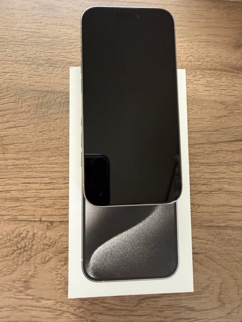 Apple iPhone 15 Pro 128GB　美品　ホワイトチタニウム