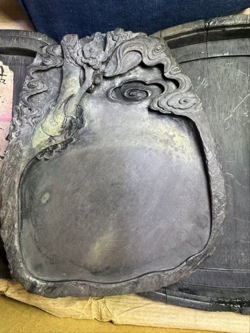 硯　黒　彫刻デザイン