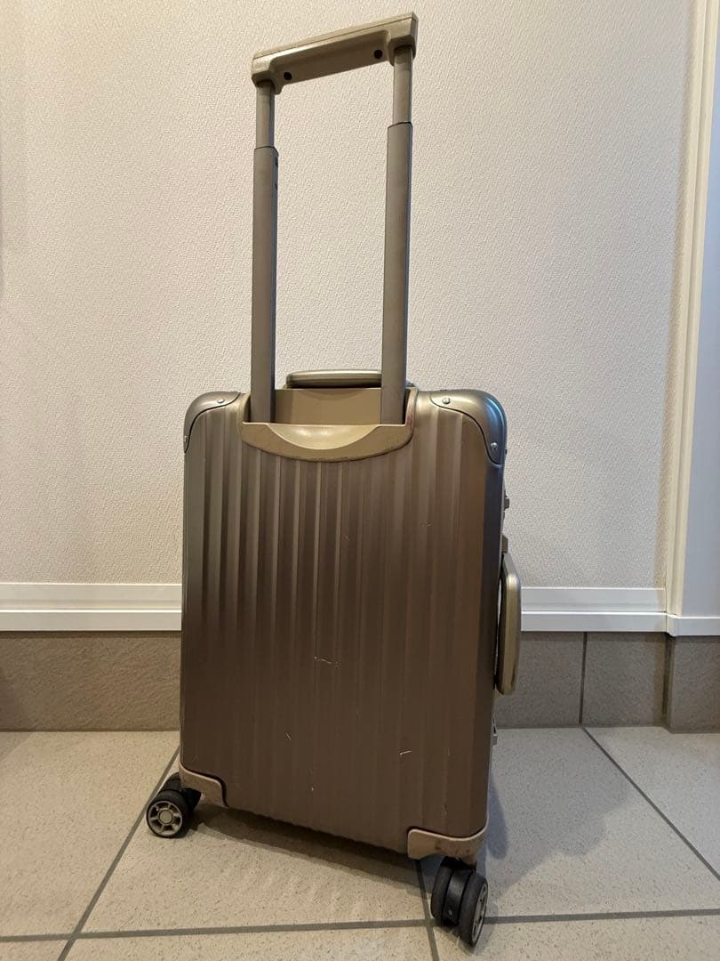 【機内持ち込み可能サイズ】RIMOWA チタニウム キャリーケース