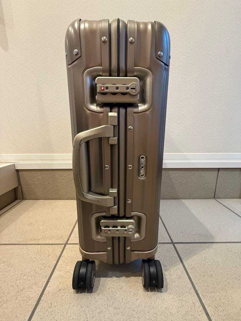 【機内持ち込み可能サイズ】RIMOWA チタニウム キャリーケース