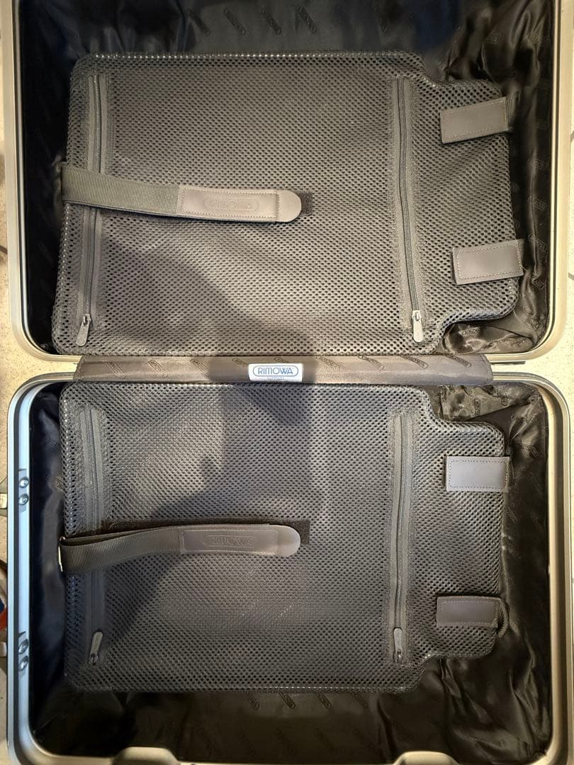 【機内持ち込み可能サイズ】RIMOWA チタニウム キャリーケース