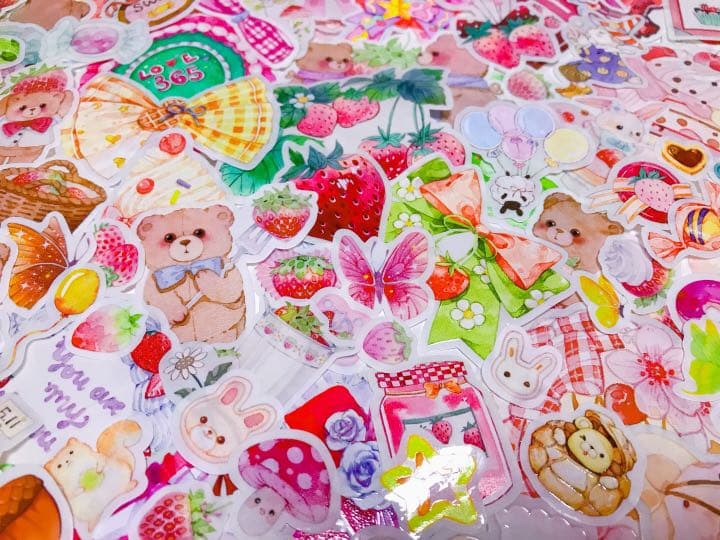 可愛いい❤️❤️フレークシール( ⸝⸝•ᴗ•⸝⸝ )くまさんといちごがいっぱい♡♡