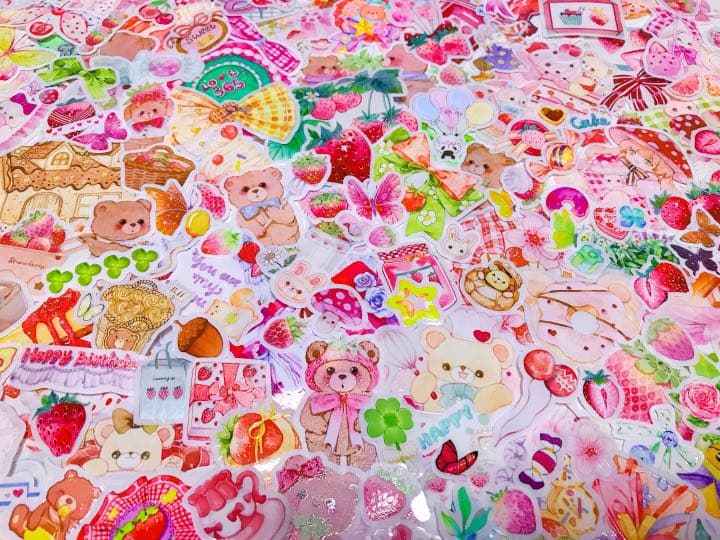 可愛いい❤️❤️フレークシール( ⸝⸝•ᴗ•⸝⸝ )くまさんといちごがいっぱい♡♡