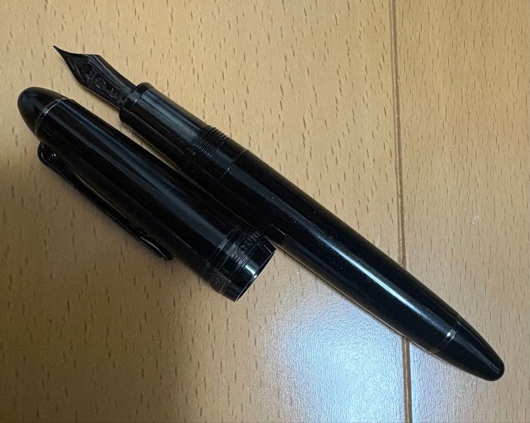 セーラー万年筆 ブラックラスター Fニブ