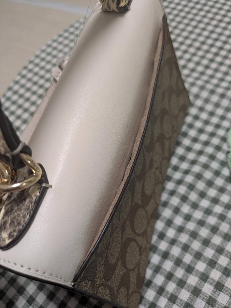 コーチ　 ショルダーバッグ　 ペッパー サッチェル シグネチャー キャンバス